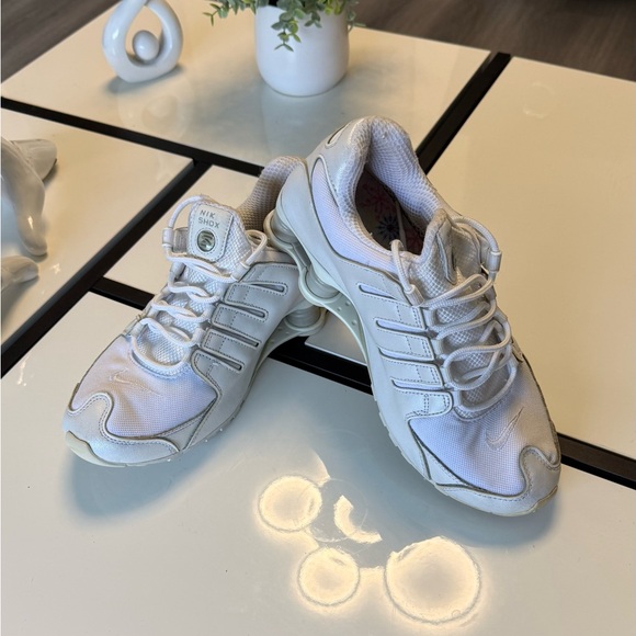Vintage Nike Shox NZ White Metallic Silver Y2K Aesthetic Women's Size 9 EUR 40.5 - Picture 2 of 11
